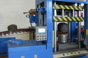 Rotary-cutting machine for LPG Cylinder (3)